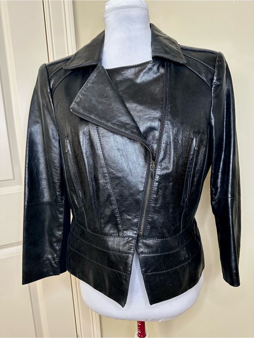 BCBGMAXAZRIA black leather asymmetrical moto jacket Zip Jacket size medium